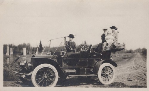 Brass era touring car woman - brass,